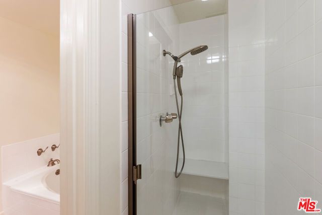 11755 Montana Avenue 208, Los Angeles, CA 90049