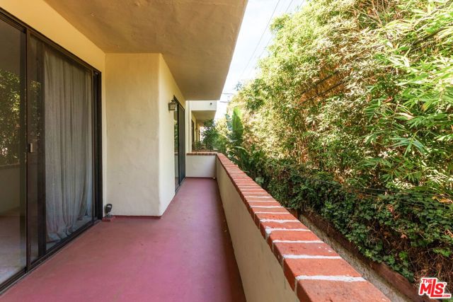 11755 Montana Avenue 208, Los Angeles, CA 90049