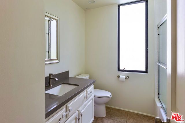 11755 Montana Avenue 208, Los Angeles, CA 90049
