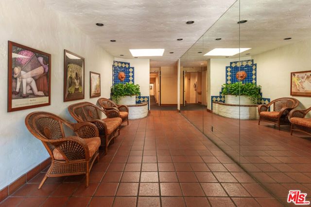 11755 Montana Avenue 208, Los Angeles, CA 90049