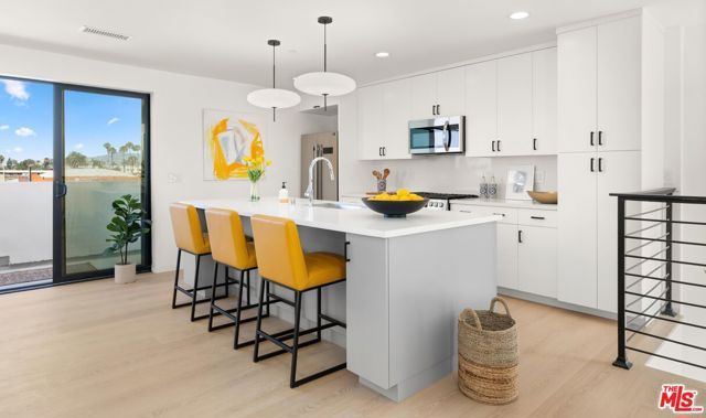 4136 Normal Avenue, Los Angeles, CA 90029
