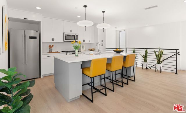 4136 Normal Avenue, Los Angeles, CA 90029