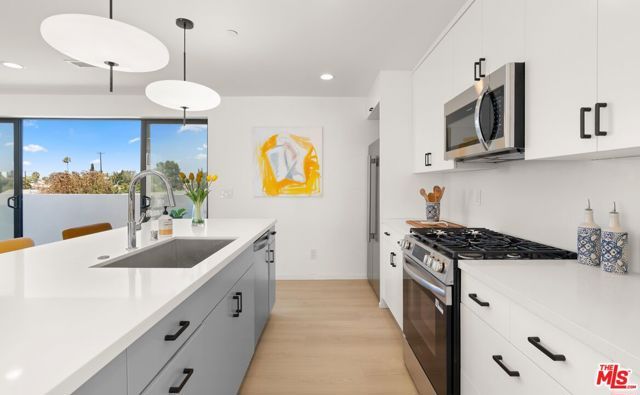 4136 Normal Avenue, Los Angeles, CA 90029