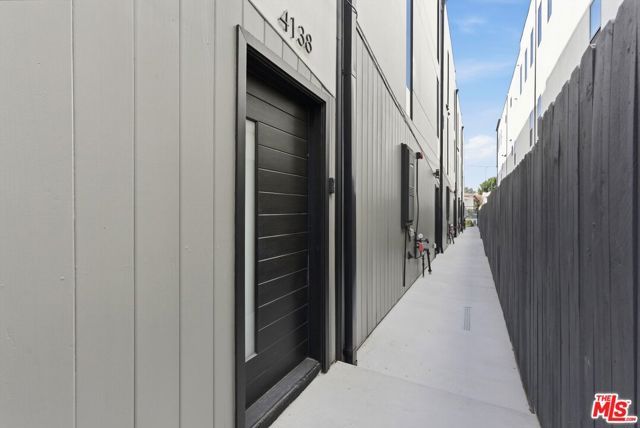 4136 Normal Avenue, Los Angeles, CA 90029