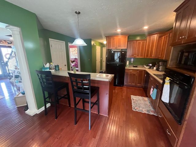 222 Stephens Point Road, Russell Springs, KY 42642