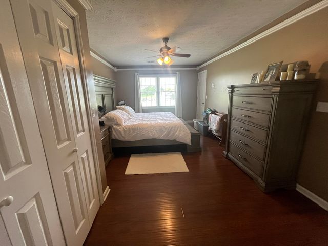 222 Stephens Point Road, Russell Springs, KY 42642