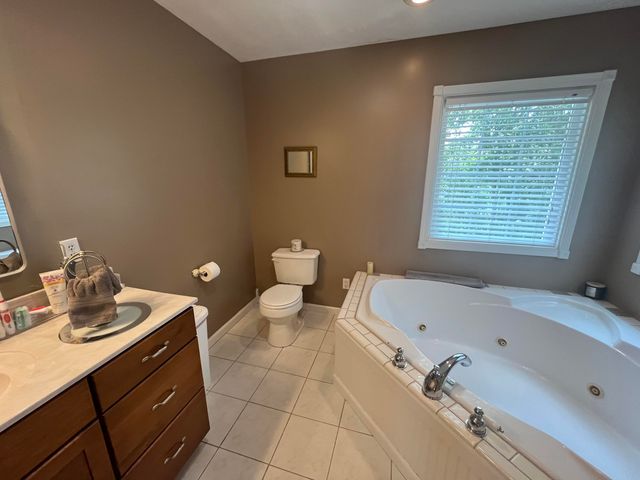 222 Stephens Point Road, Russell Springs, KY 42642