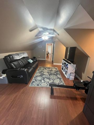 222 Stephens Point Road, Russell Springs, KY 42642