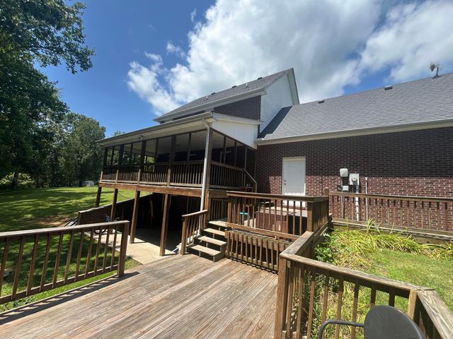 222 Stephens Point Road, Russell Springs, KY 42642