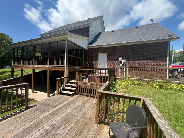 222 Stephens Point Road, Russell Springs, KY 42642