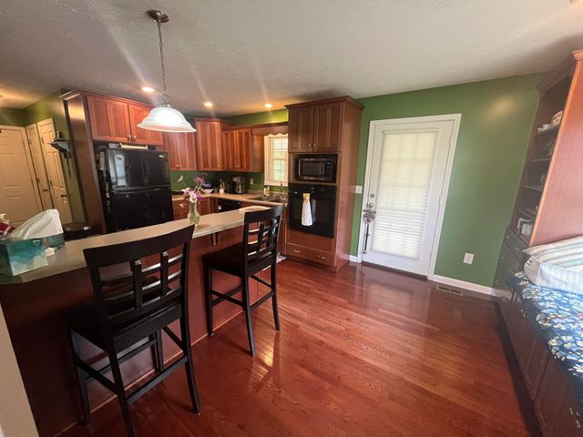 222 Stephens Point Road, Russell Springs, KY 42642