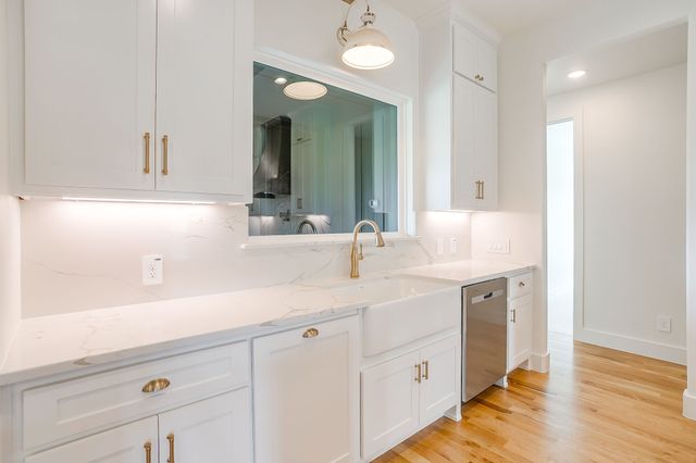 261 Zebrastone Way, Poolville, TX 76487