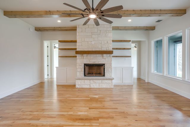 261 Zebrastone Way, Poolville, TX 76487