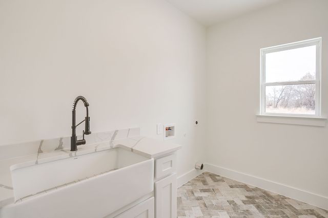 261 Zebrastone Way, Poolville, TX 76487