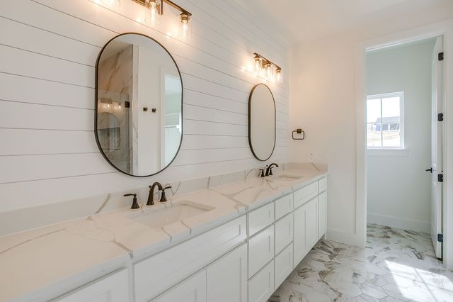 261 Zebrastone Way, Poolville, TX 76487