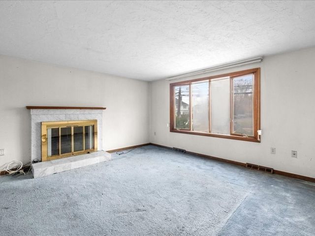 45 Union St, Weymouth, MA 02190