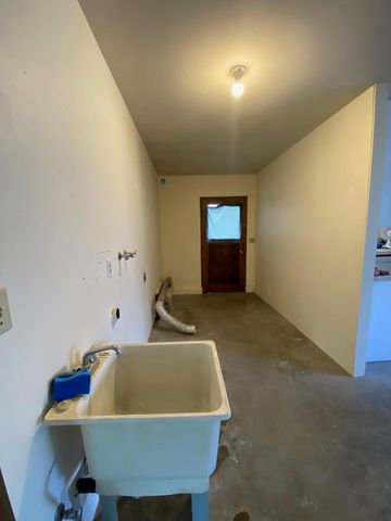 1755 Axtell Drive, Grants Pass, OR 97527