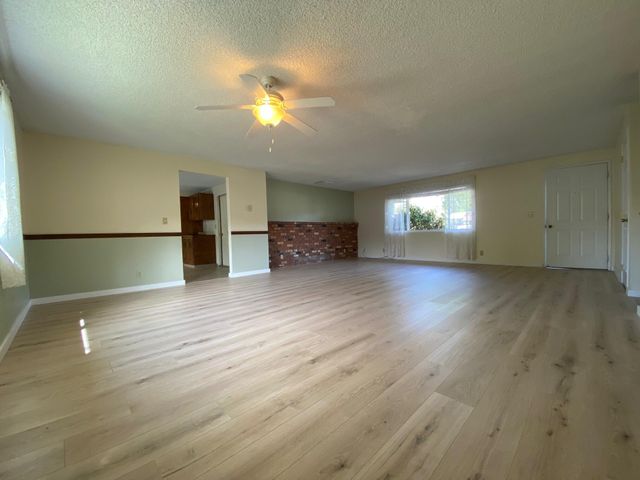 1755 Axtell Drive, Grants Pass, OR 97527