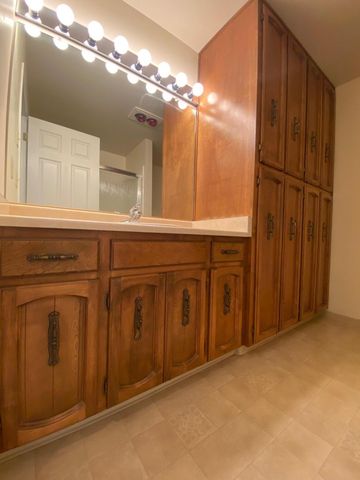 1755 Axtell Drive, Grants Pass, OR 97527