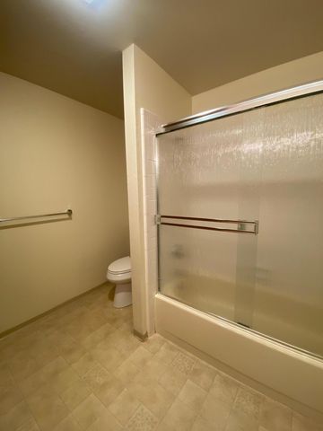 1755 Axtell Drive, Grants Pass, OR 97527