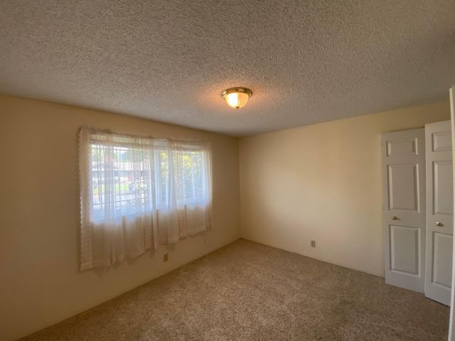 1755 Axtell Drive, Grants Pass, OR 97527