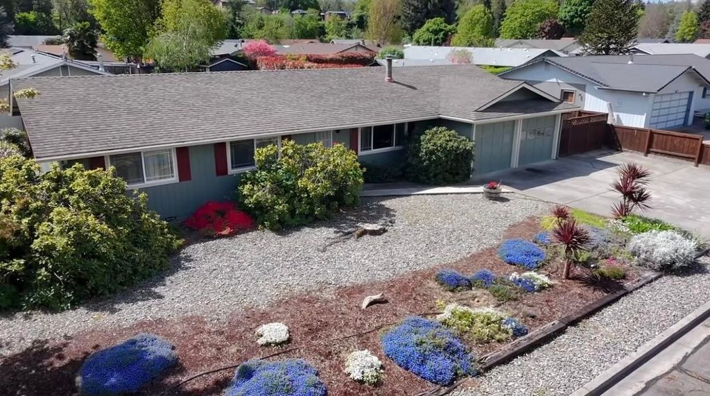 1755 Axtell Drive, Grants Pass, OR 97527