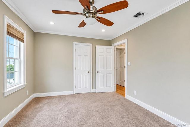 12 Avenue K, Kings Park, NY 11754