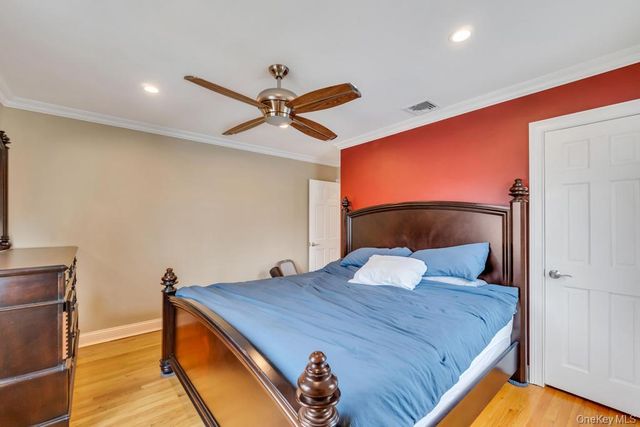 12 Avenue K, Kings Park, NY 11754