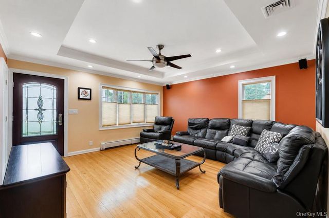 12 Avenue K, Kings Park, NY 11754
