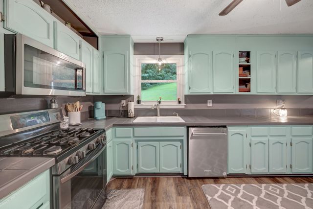 6125 Highway 41A, Pleasant View, TN 37146