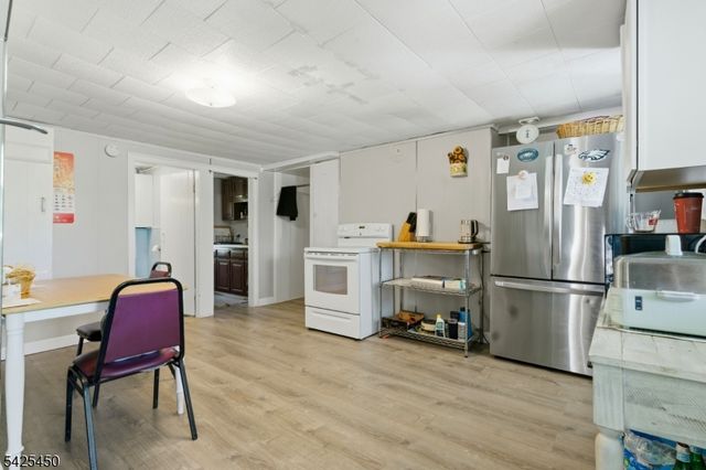 56 Main St, Peapack Gladstone Boro, NJ 07977