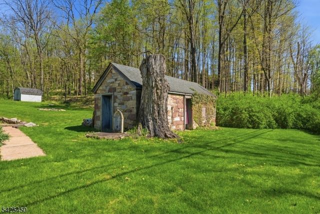 56 Main St, Peapack Gladstone Boro, NJ 07977