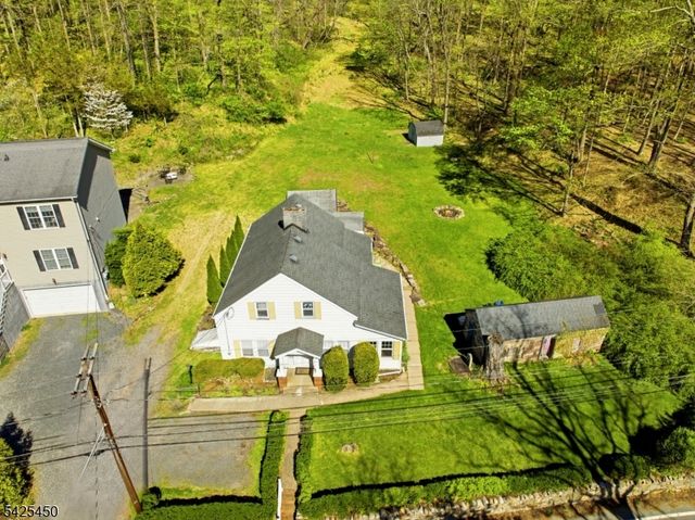 56 Main St, Peapack Gladstone Boro, NJ 07977