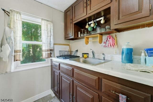 56 Main St, Peapack Gladstone Boro, NJ 07977