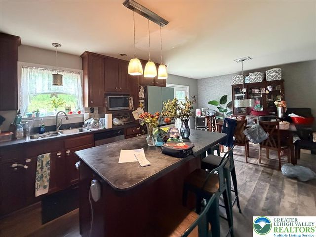 1330 Packerton Dam Drive, Mahoning Twp, PA 18235