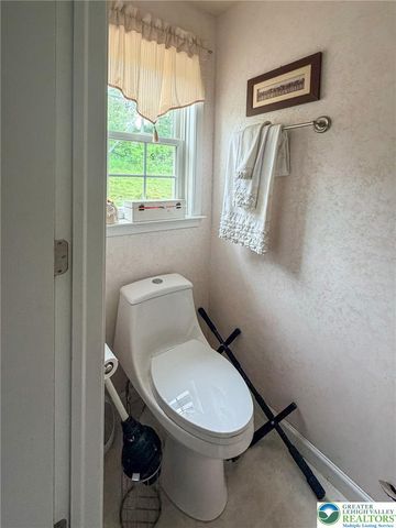 1330 Packerton Dam Drive, Mahoning Twp, PA 18235