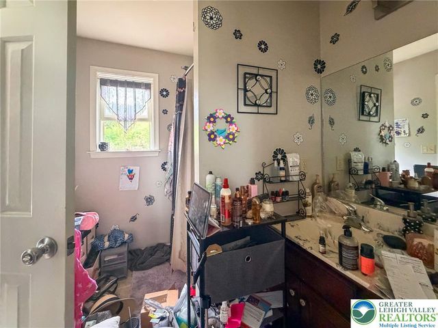 1330 Packerton Dam Drive, Mahoning Twp, PA 18235