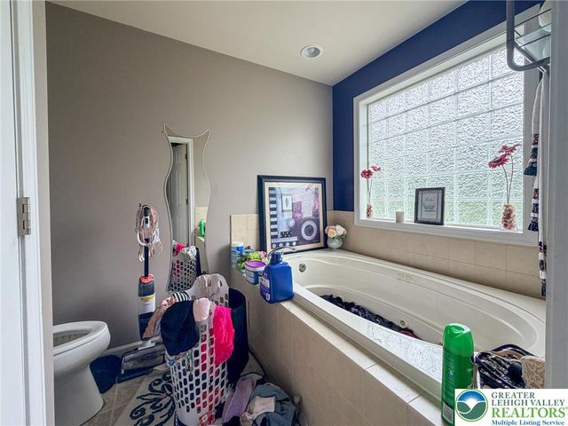 1330 Packerton Dam Drive, Mahoning Twp, PA 18235