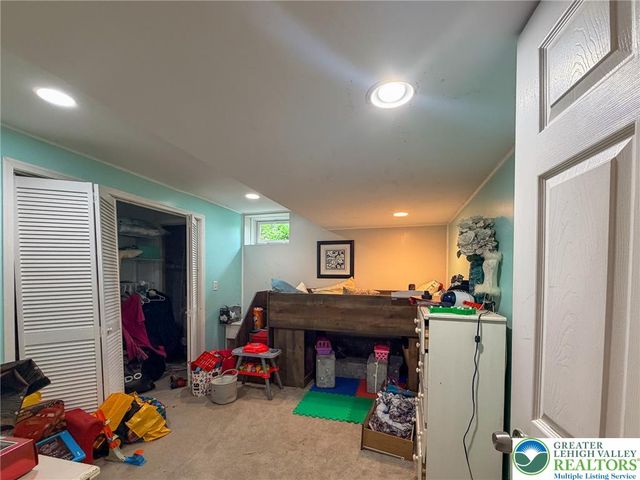 1330 Packerton Dam Drive, Mahoning Twp, PA 18235
