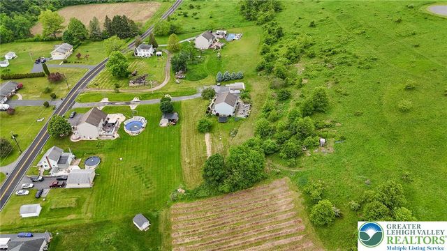 1330 Packerton Dam Drive, Mahoning Twp, PA 18235