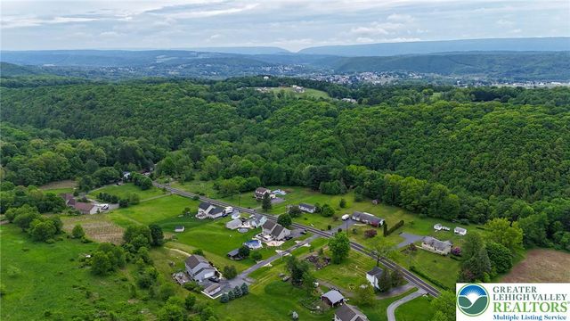 1330 Packerton Dam Drive, Mahoning Twp, PA 18235