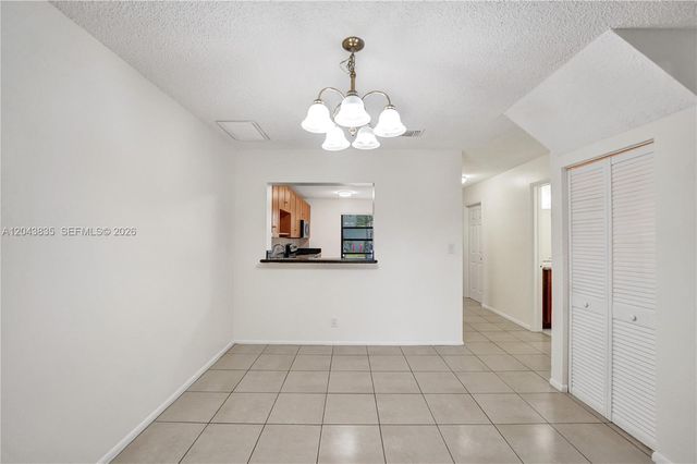 9220 NW 14th St 272, Pembroke Pines, FL 33024