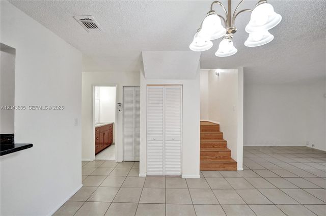 9220 NW 14th St 272, Pembroke Pines, FL 33024