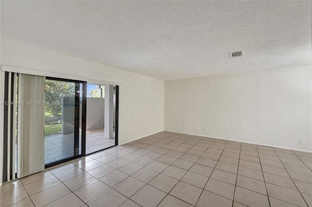 9220 NW 14th St 272, Pembroke Pines, FL 33024