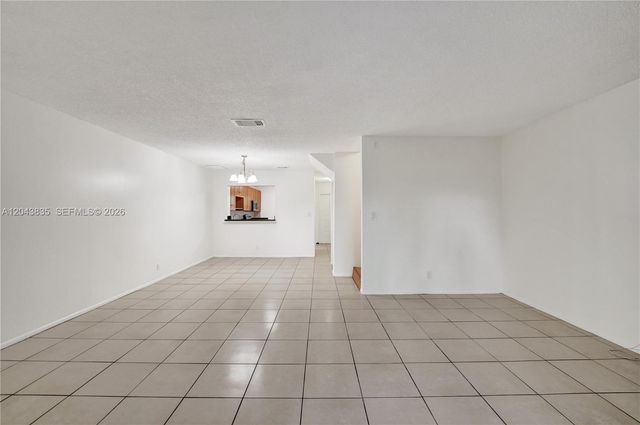 9220 NW 14th St 272, Pembroke Pines, FL 33024