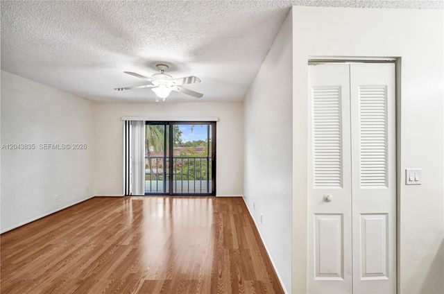 9220 NW 14th St 272, Pembroke Pines, FL 33024