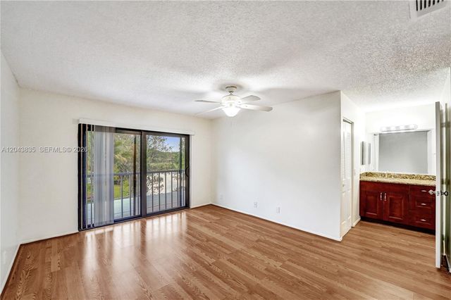 9220 NW 14th St 272, Pembroke Pines, FL 33024
