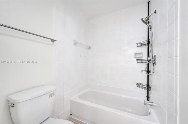 9220 NW 14th St 272, Pembroke Pines, FL 33024