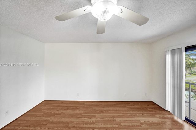 9220 NW 14th St 272, Pembroke Pines, FL 33024