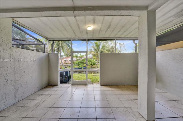 9220 NW 14th St 272, Pembroke Pines, FL 33024